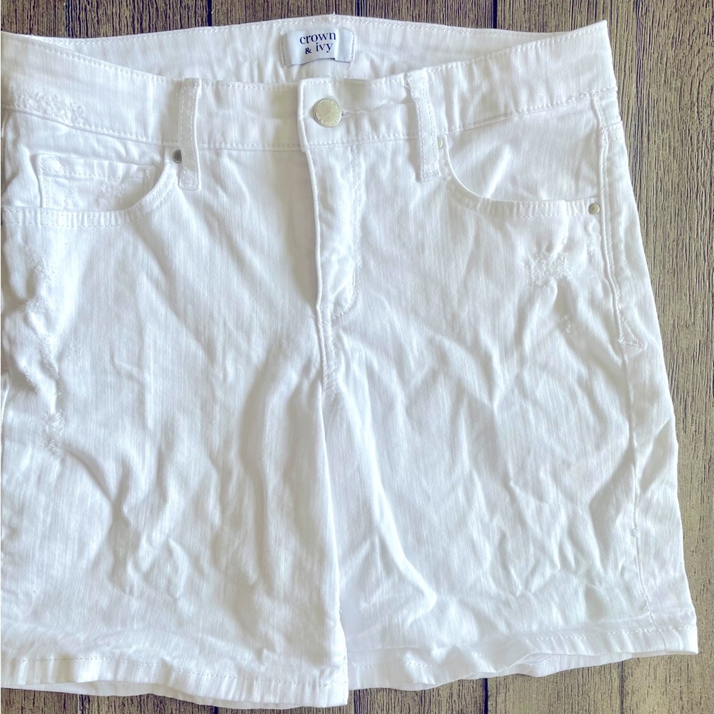 Women’s crown & ivy shorts